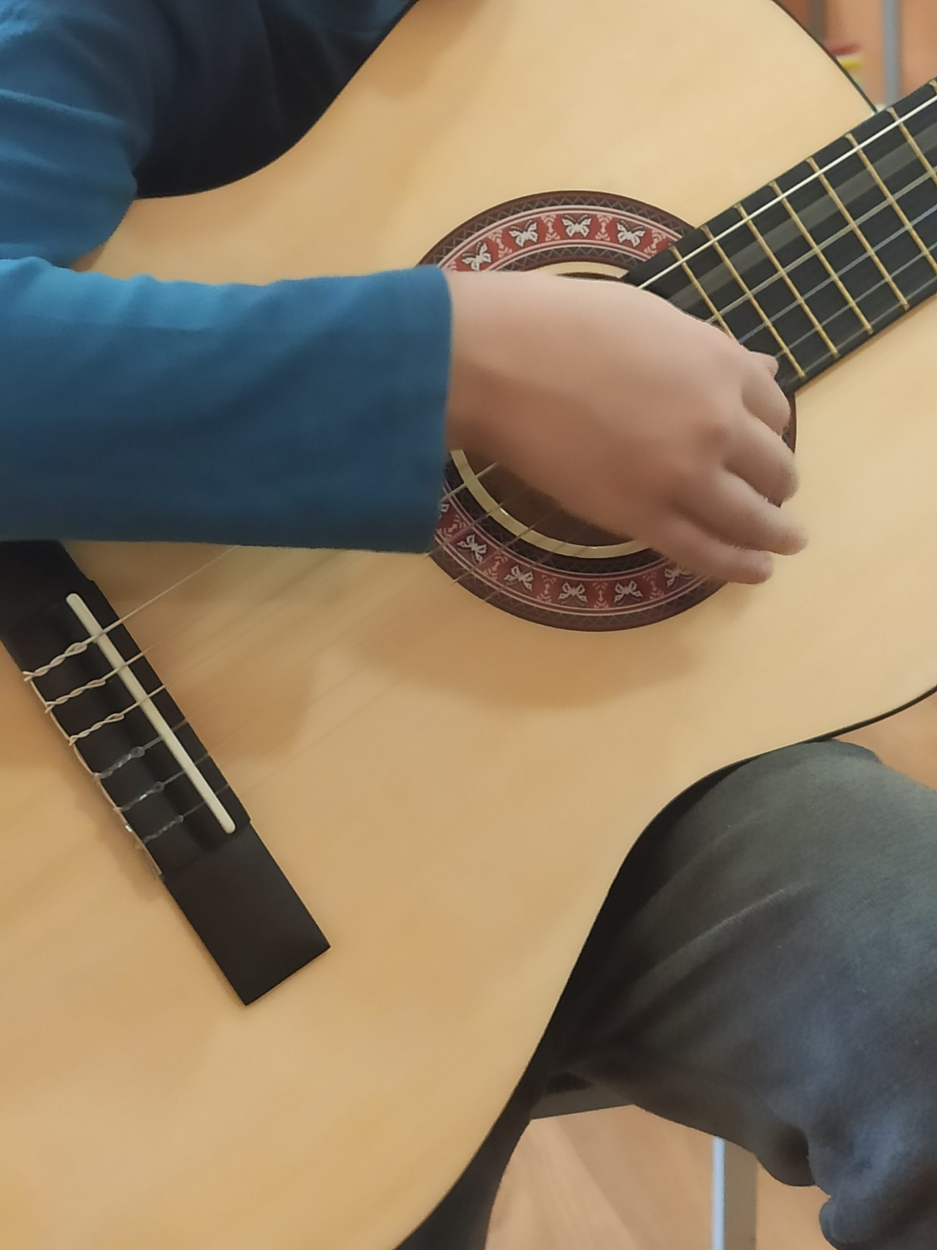 Курс игры на гитаре «Звук на ощупь»: Авторская методика с аудиотабулатурами для незрячих и слабовидящих